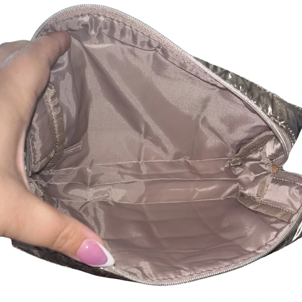 NWOT Sephora Rose Gold Metallic Quilted Puffer Makeup Cosmetic Bag
